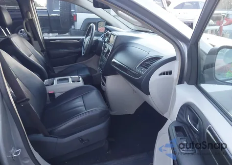 2013 Chrysler Town & Country Touring-L z USA, uszkodzony, nr VIN 2C4RC1CG9DR755317